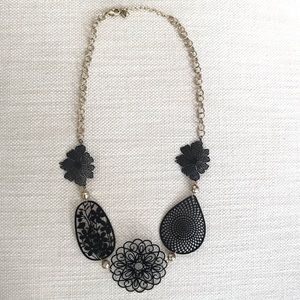 NWOT Calista Grand Floral Necklace